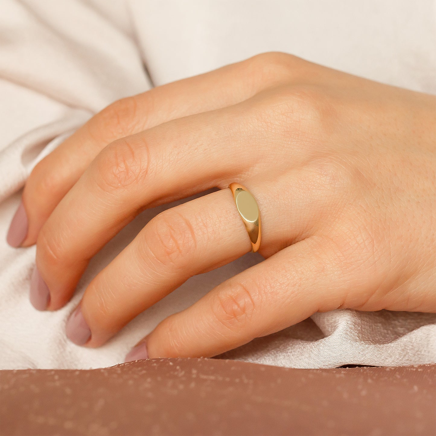 Minimalist Signet Ring in 14K Solid Gold